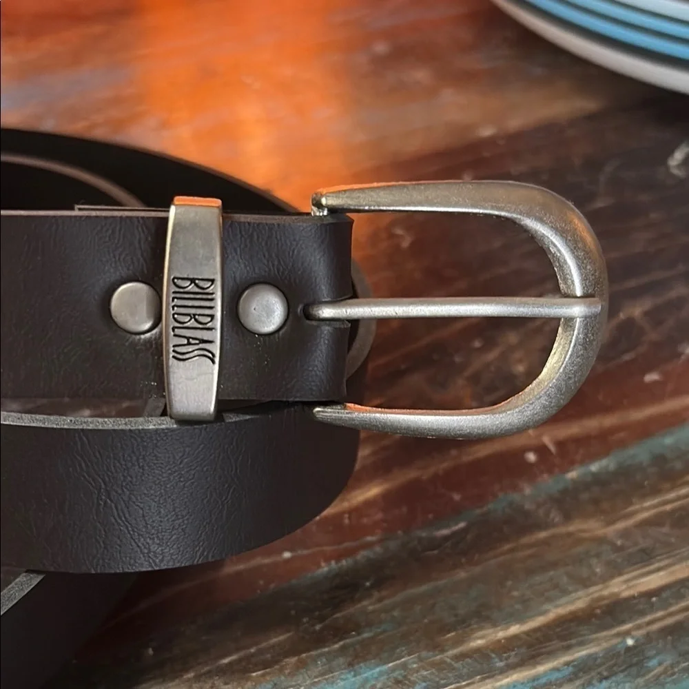 Bill Blass Woman’s Brown Leather Belt